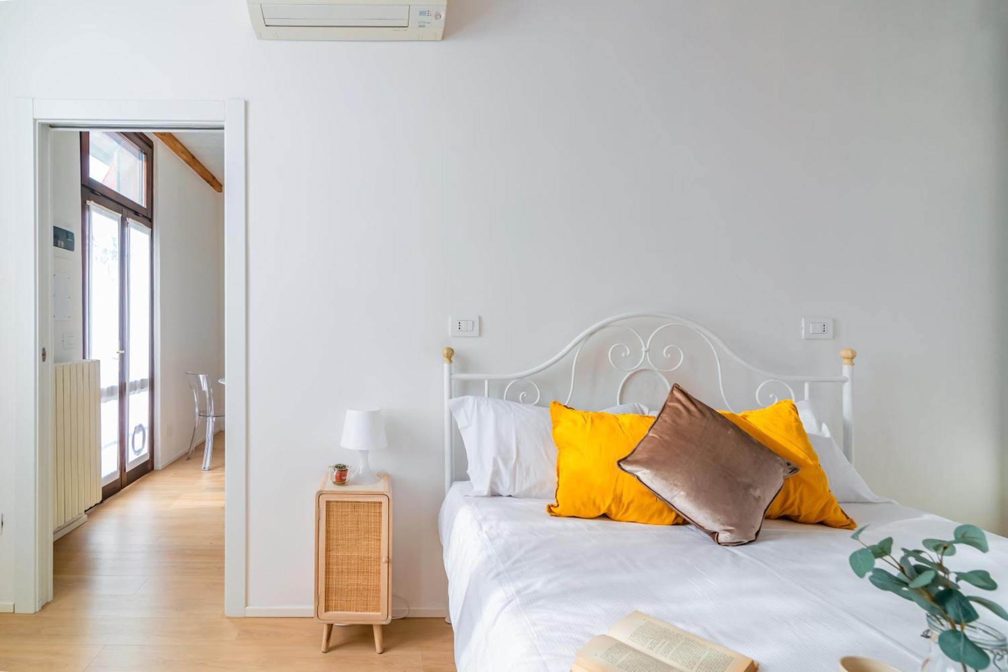 La Corte 48 - Pavia City - By Host4U Exterior photo